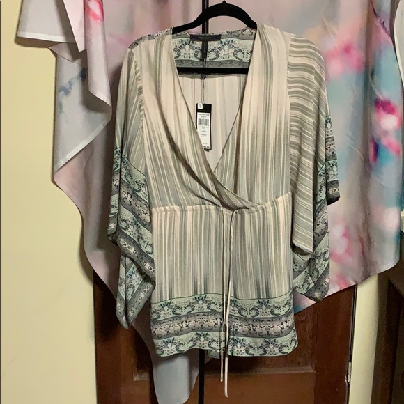 NWT BCBG "Blakely" Romper - Picture 3 of 9